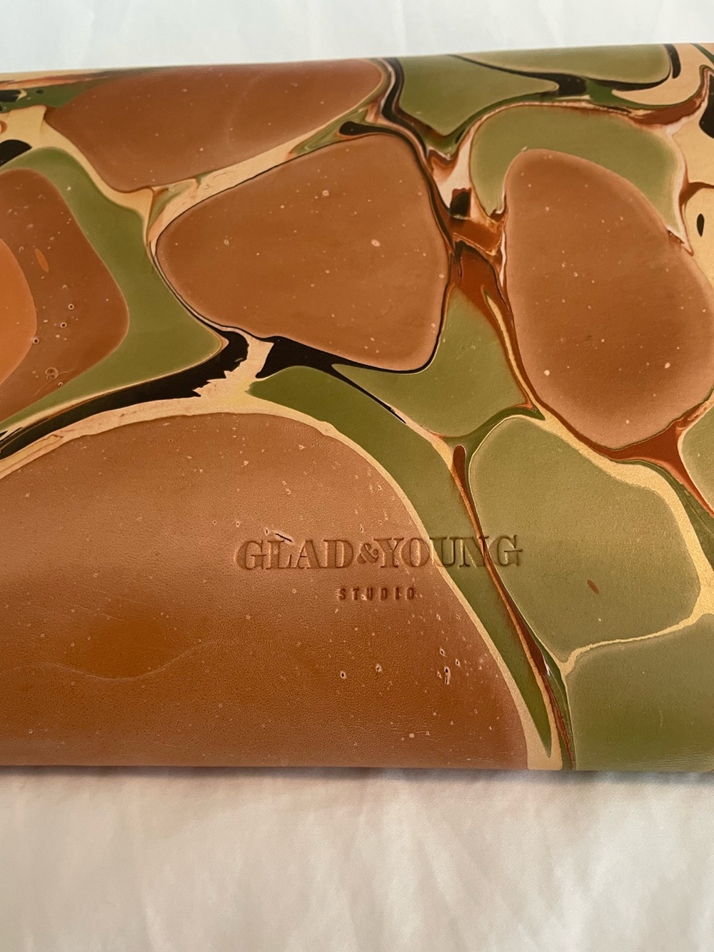 GLAD & YOUNG Studio Marbled Foldover Clutch in Brown & Olive - Picture 2 of 7